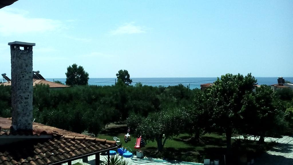 Ferienwohnung Nireas Nea Skioni Exterior foto