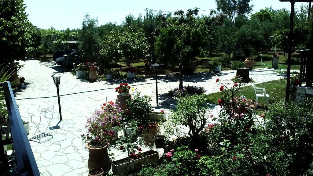 Ferienwohnung Nireas Nea Skioni Exterior foto